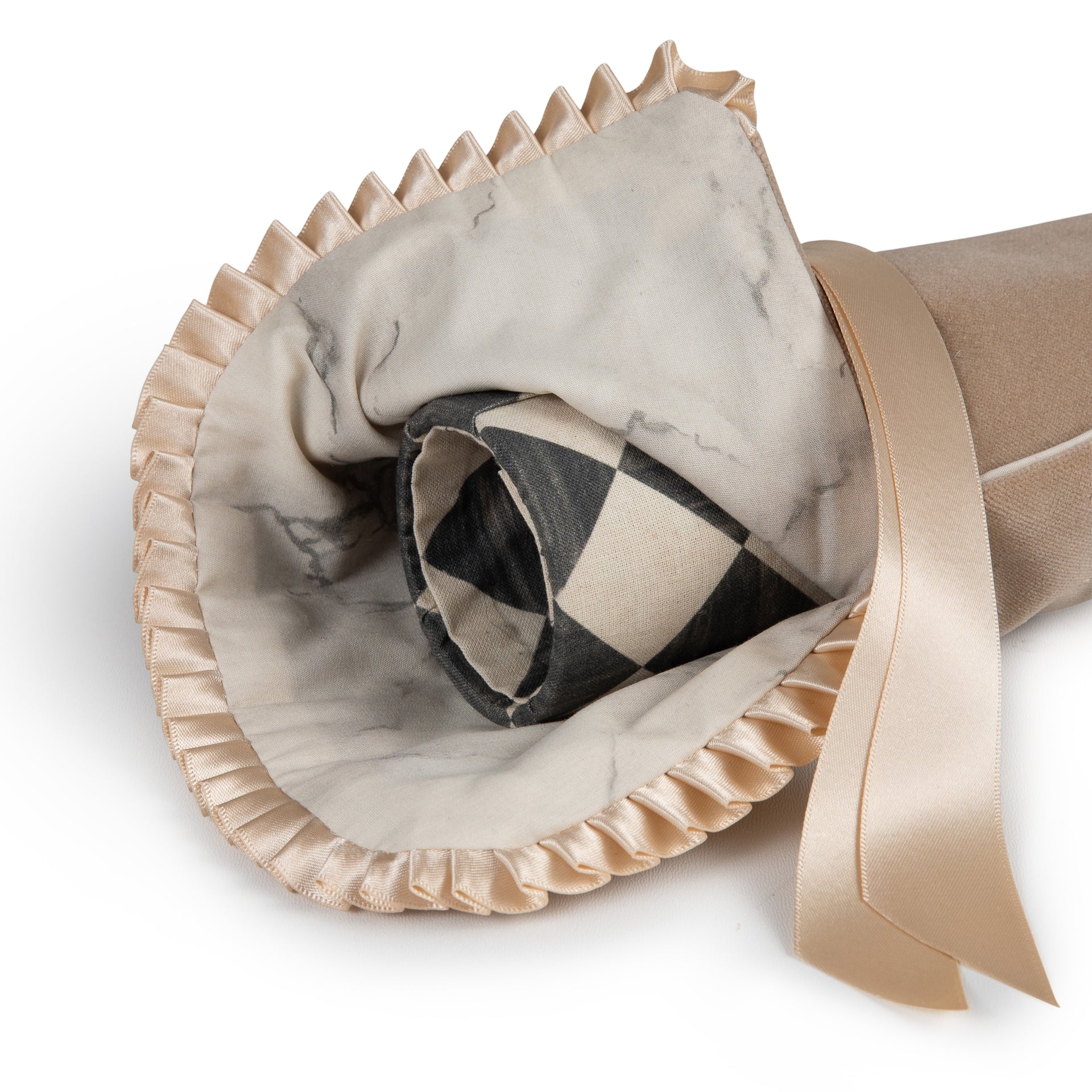 Refillable Crackers | Sand